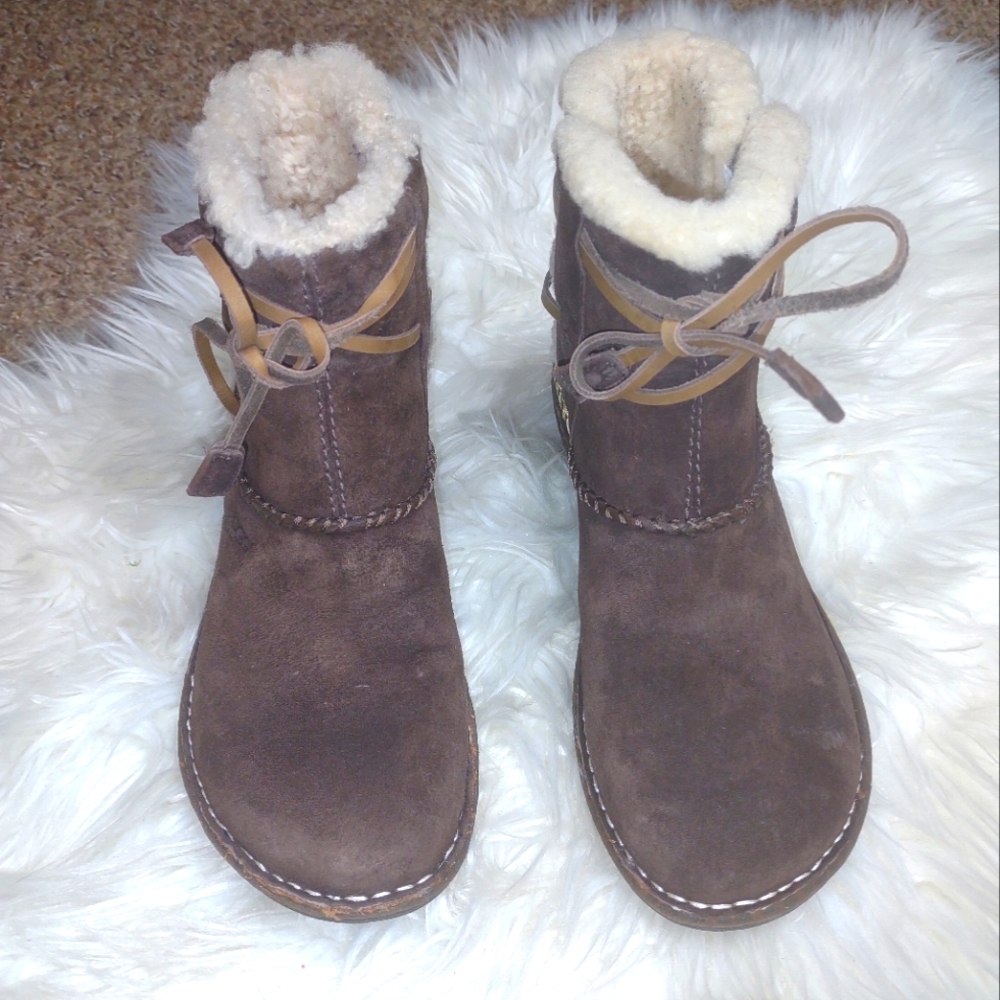 UGG Australia Cove Suede Bootie Sz 7 - Picture 4 of 11